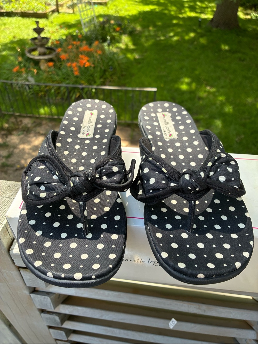 NIB Nanette Lepore For Keds Black Polka Dot Bow Flip Sandals